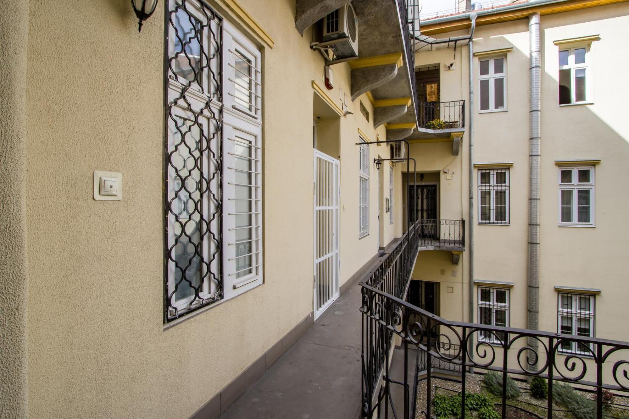 Wilson'S Oktogon Square Suite Apartment Budapest Exterior foto